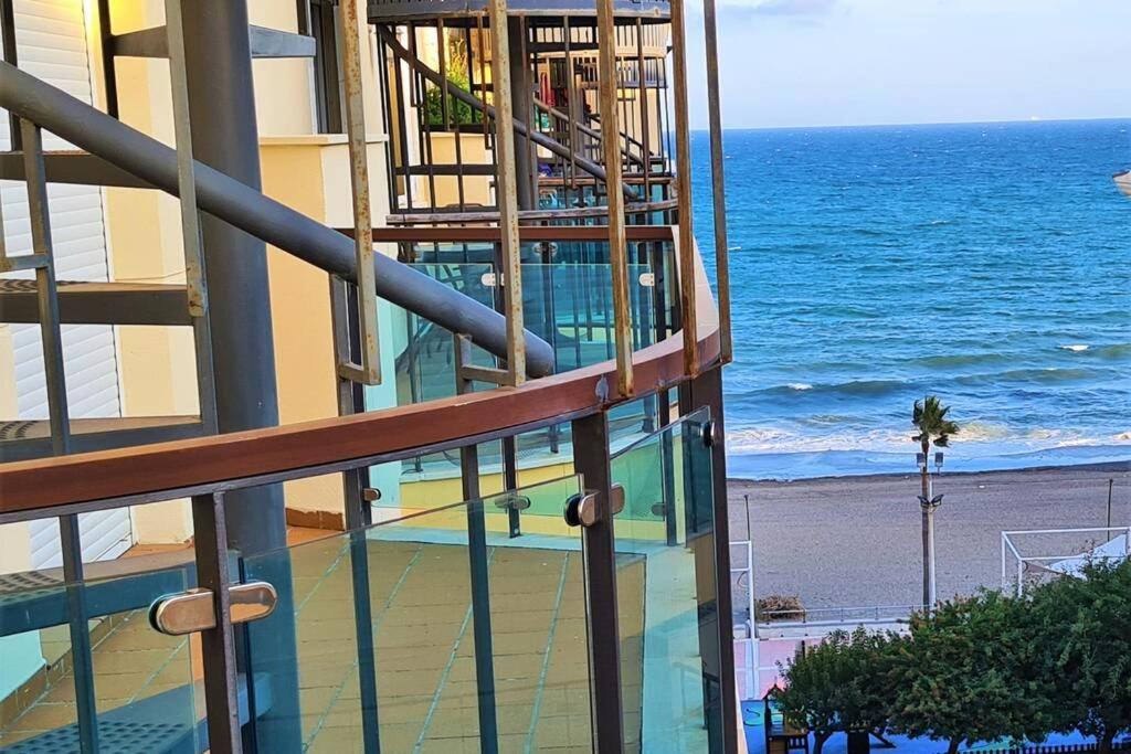 Luxury Penthouse With Ocean Views &Private Jacuzzi Apartment Estepona Exterior photo