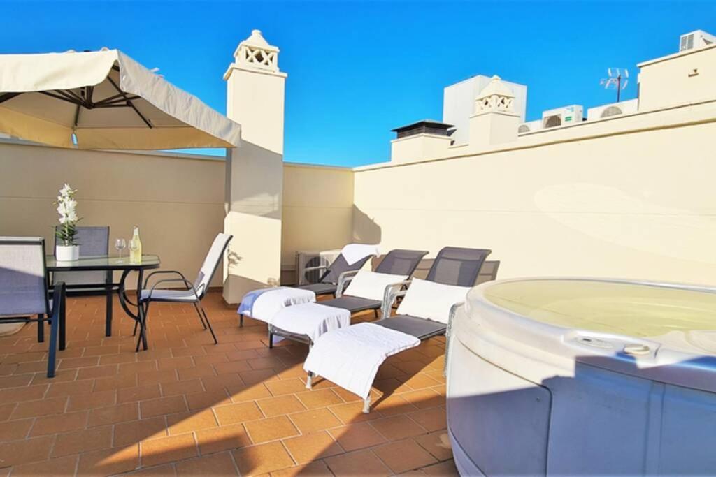 Luxury Penthouse With Ocean Views &Private Jacuzzi Apartment Estepona Exterior photo
