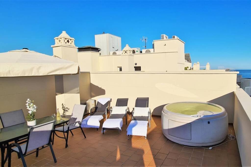 Luxury Penthouse With Ocean Views &Private Jacuzzi Apartment Estepona Exterior photo